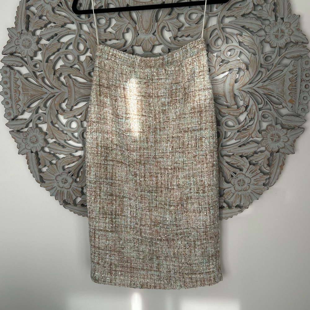 ISO Badgley Mischka mid-lend Pleated Skirt - Size 2, Elegant & Chic